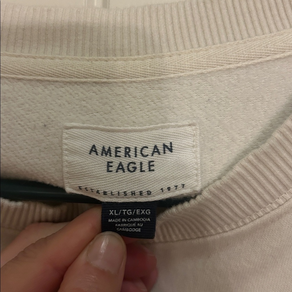 Queen of Hearts American Eagle Outfitters XL Cream Crewneck Sweatshirt - Picture 2 of 3